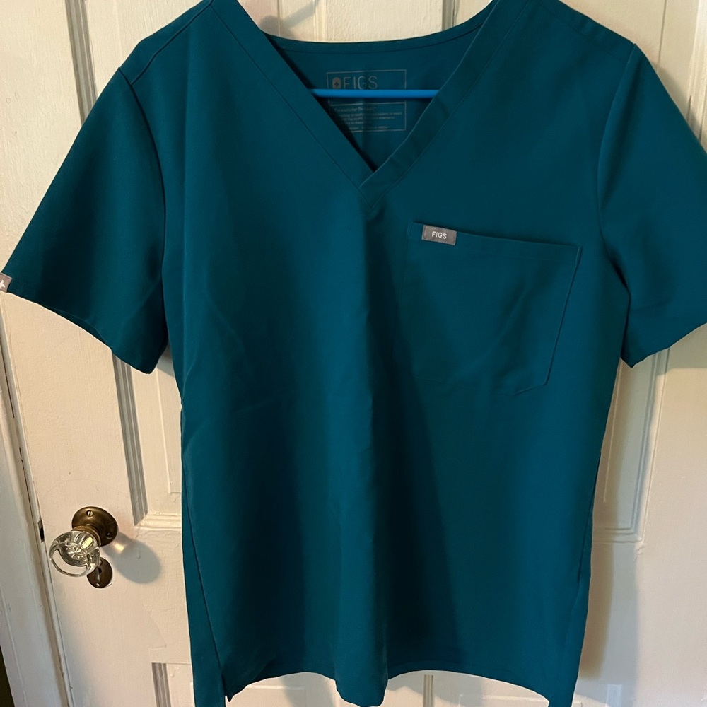 Women’s blue Caribbean Catarina top and Livingston bottom.